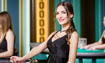 Hình ảnh đội ngũ hỗ trợ khách hàng 24/7